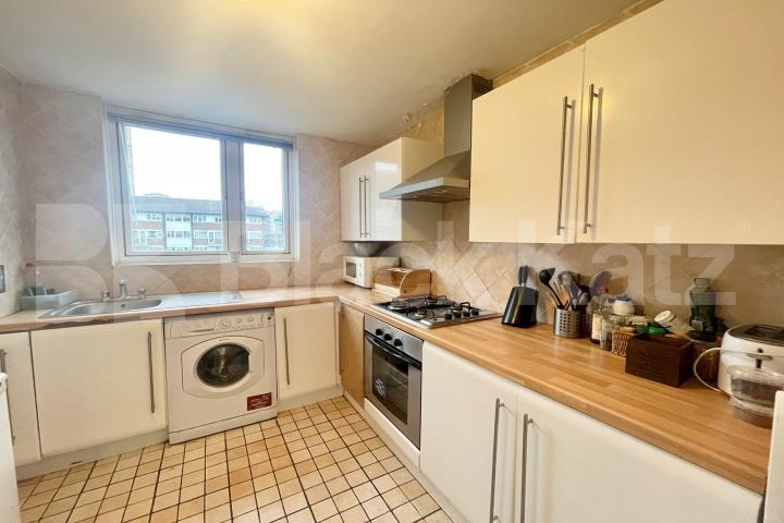 Duplex apartment with additional study room & hot water & heating included  Amina Way, Bermondsey